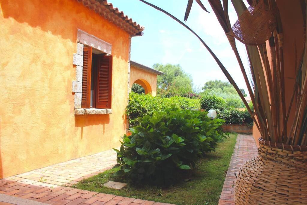 Villa Paola San Teodoro Con Piscina Privata Lu Lioni Екстериор снимка