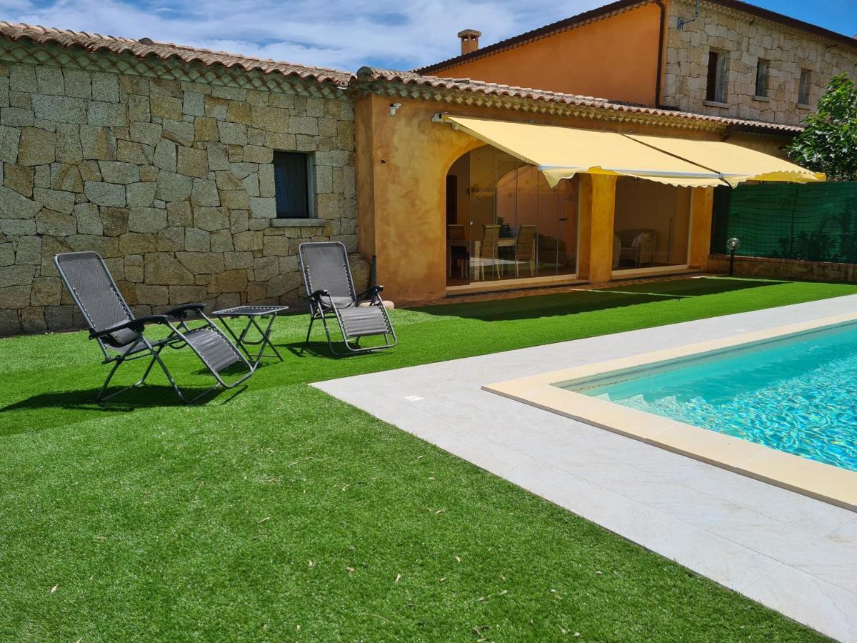 Villa Paola San Teodoro Con Piscina Privata Lu Lioni Екстериор снимка