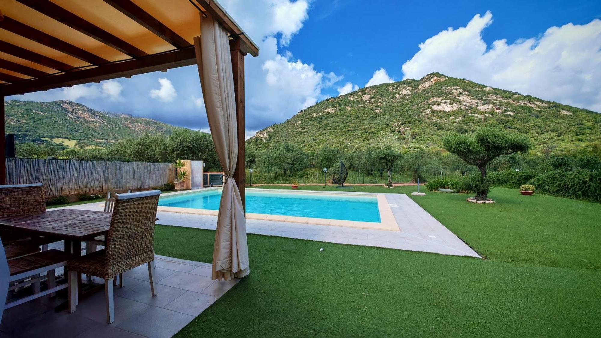Villa Paola San Teodoro Con Piscina Privata Lu Lioni Екстериор снимка