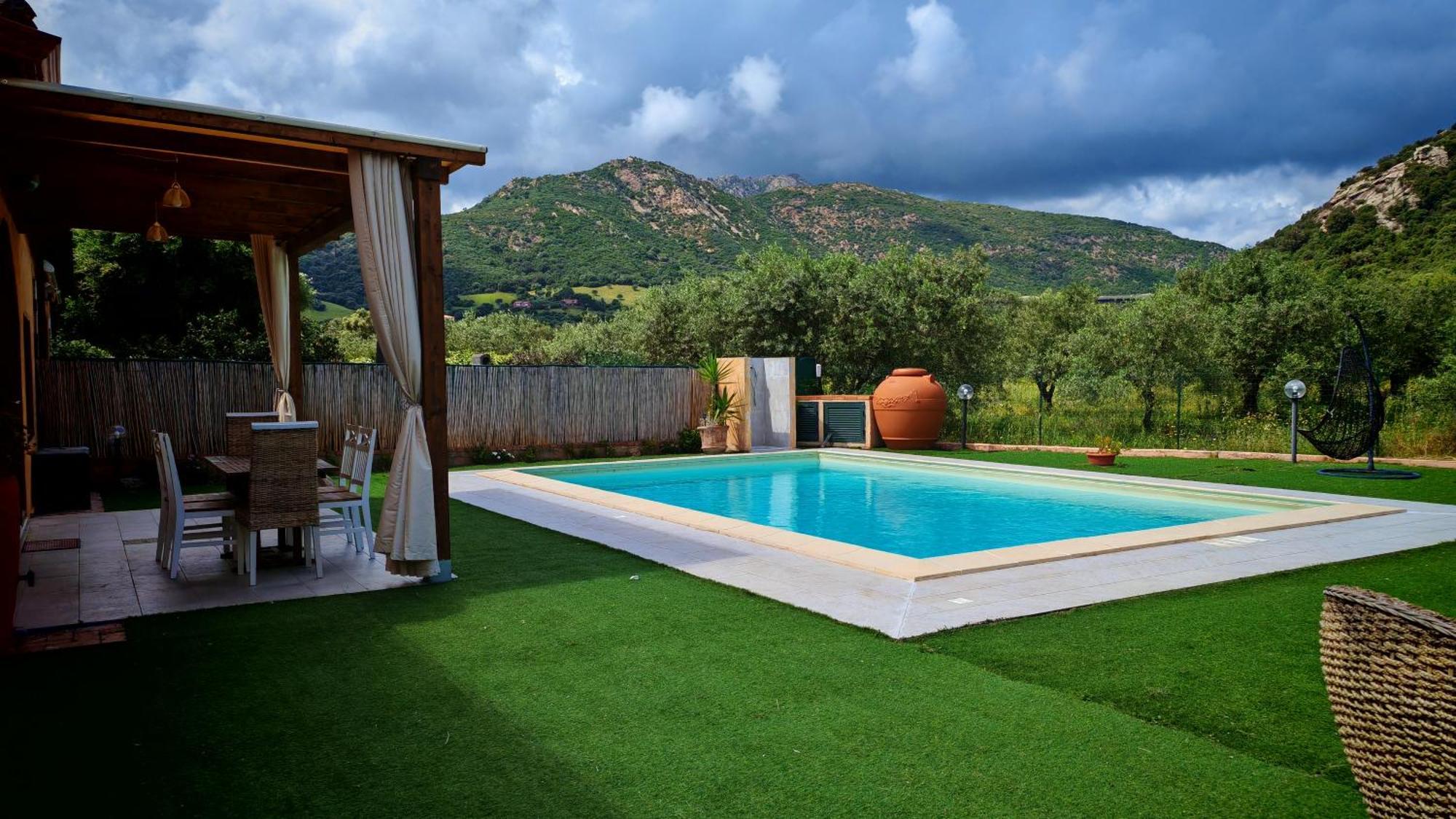 Villa Paola San Teodoro Con Piscina Privata Lu Lioni Екстериор снимка