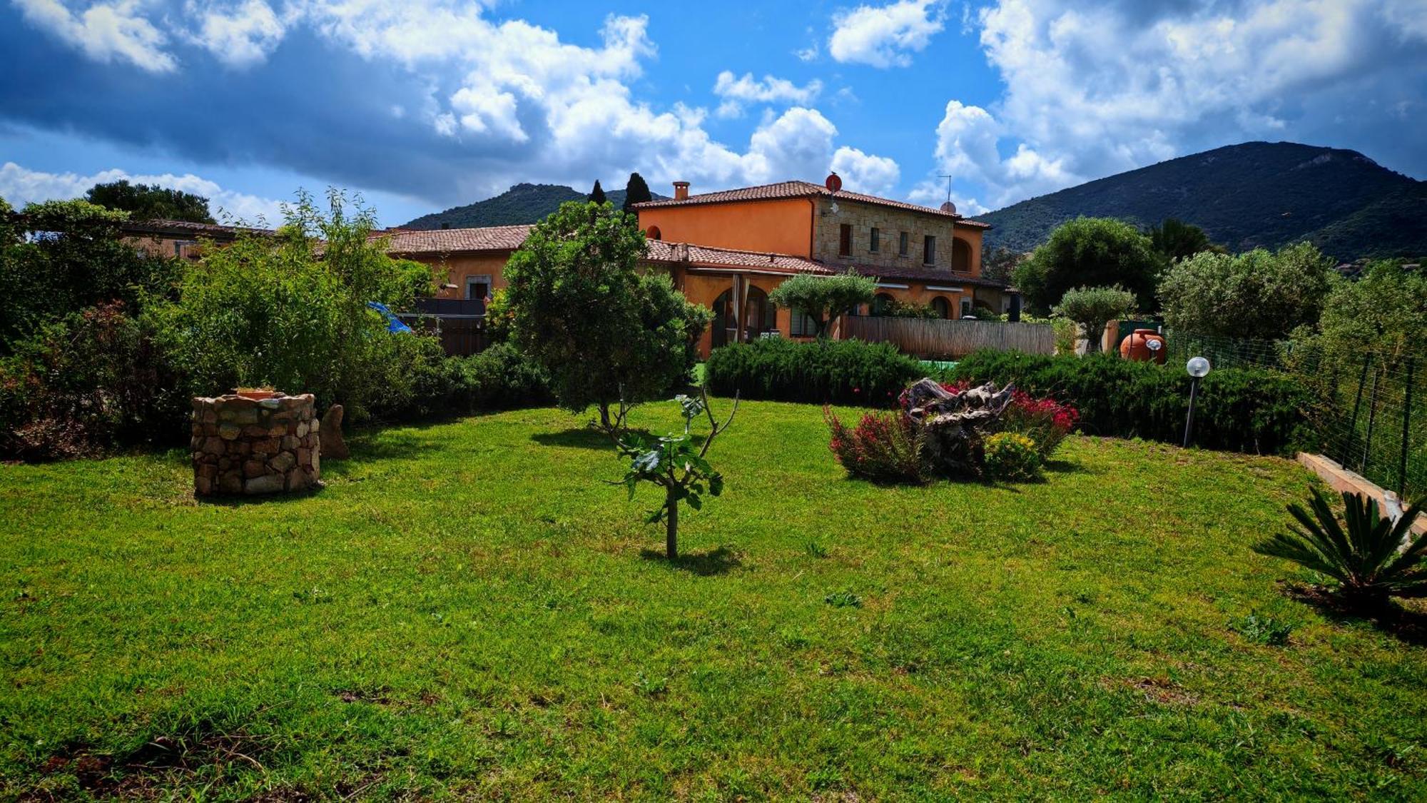 Villa Paola San Teodoro Con Piscina Privata Lu Lioni Екстериор снимка